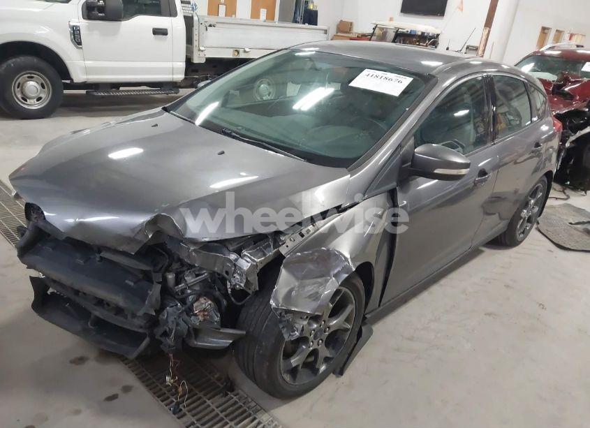 Photo 2 of 2014 Ford Focus SE (VIN 1FADP3K28EL318859)