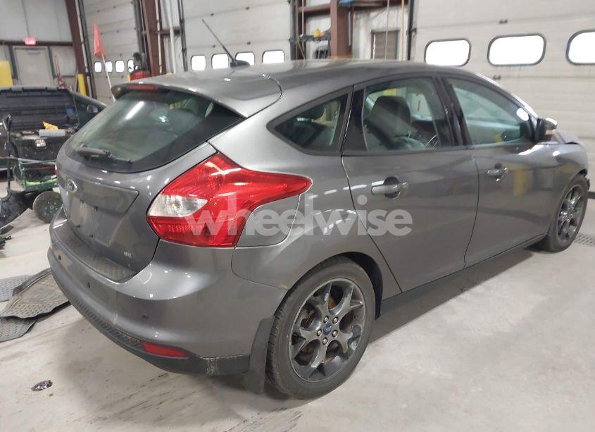 Photo 4 of 2014 Ford Focus SE (VIN 1FADP3K28EL318859)