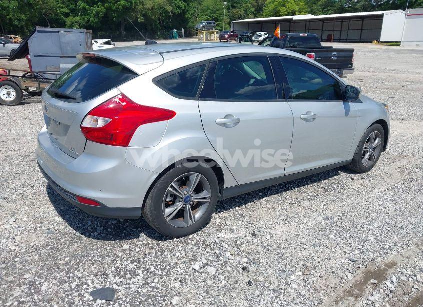 Photo 4 of 2014 Ford Focus SE (VIN 1FADP3K28EL320482)