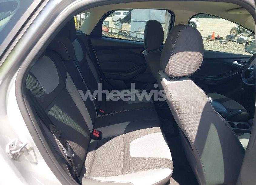 Photo 8 of 2014 Ford Focus SE (VIN 1FADP3K28EL320482)