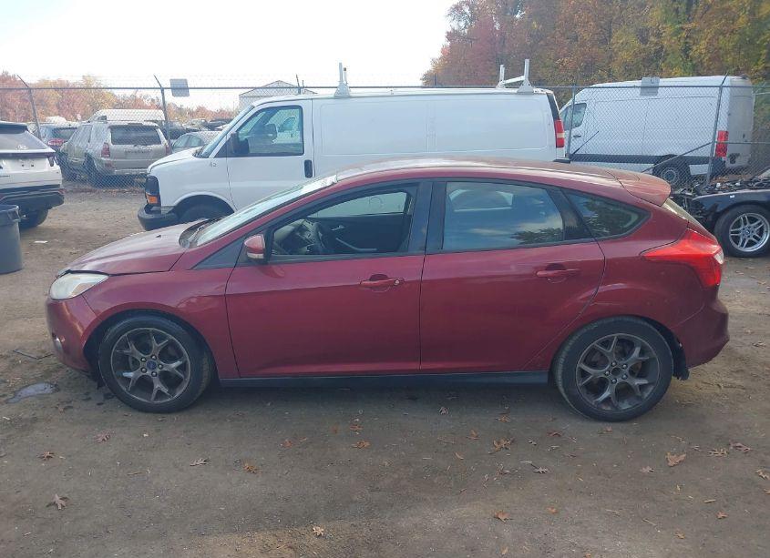 Photo 15 of 2014 Ford Focus SE (VIN 1FADP3K28EL327125)