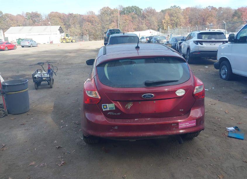 Photo 17 of 2014 Ford Focus SE (VIN 1FADP3K28EL327125)