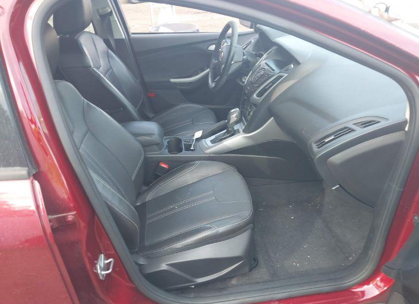 Photo 5 of 2014 Ford Focus SE (VIN 1FADP3K28EL327125)