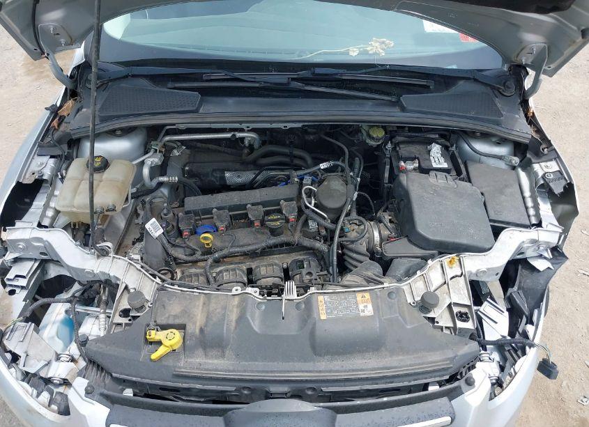 Photo 10 of 2014 Ford Focus SE (VIN 1FADP3K28EL335838)