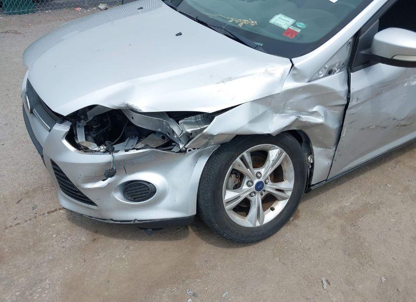 Photo 6 of 2014 Ford Focus SE (VIN 1FADP3K28EL335838)