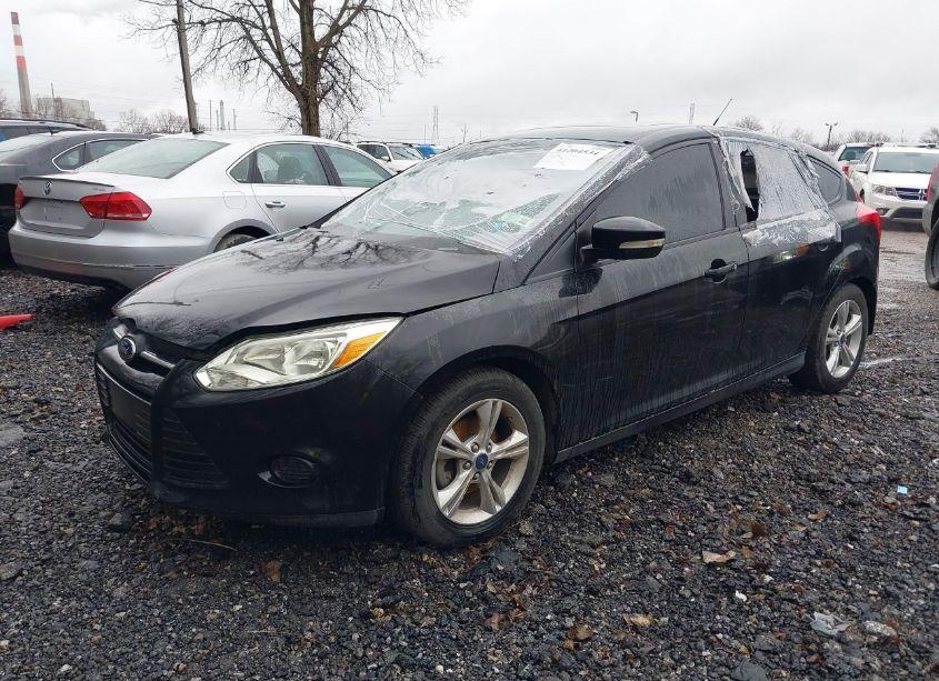 Photo 2 of 2014 Ford Focus SE (VIN 1FADP3K28EL338917)