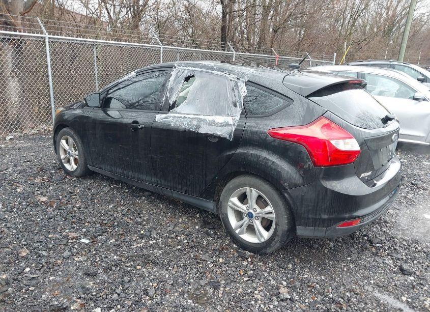 Photo 3 of 2014 Ford Focus SE (VIN 1FADP3K28EL338917)