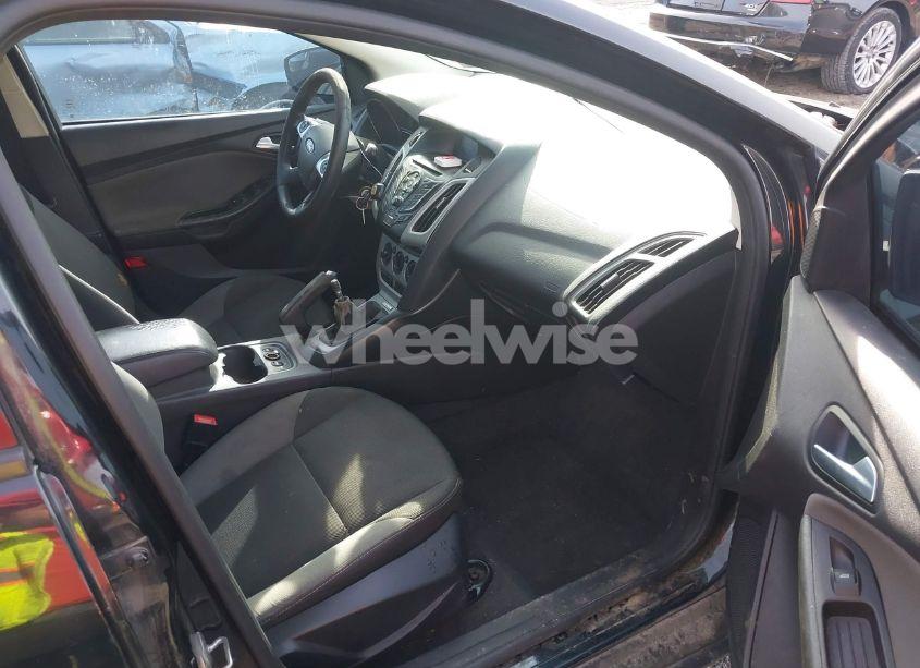 Photo 5 of 2014 Ford Focus SE (VIN 1FADP3K28EL369567)