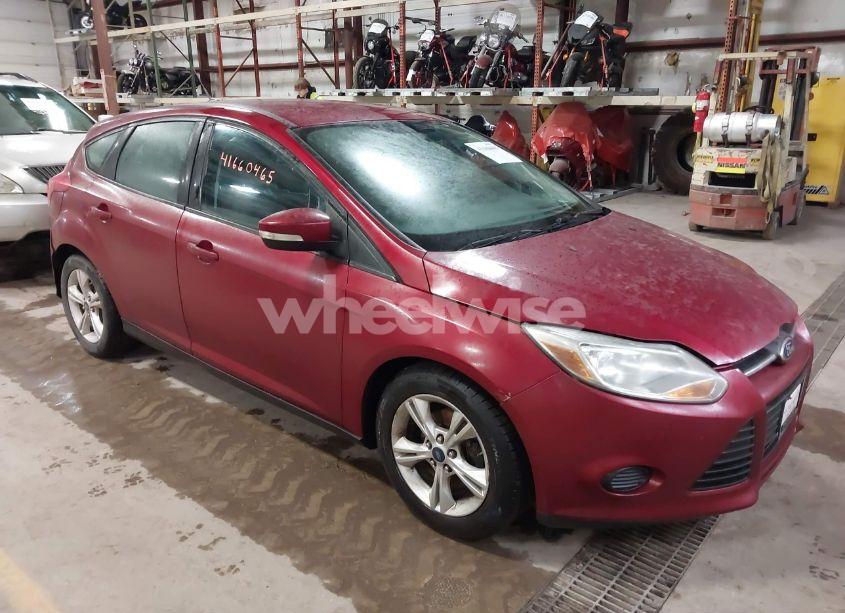 2014 Ford Focus SE (VIN 1FADP3K28EL369987) main photo