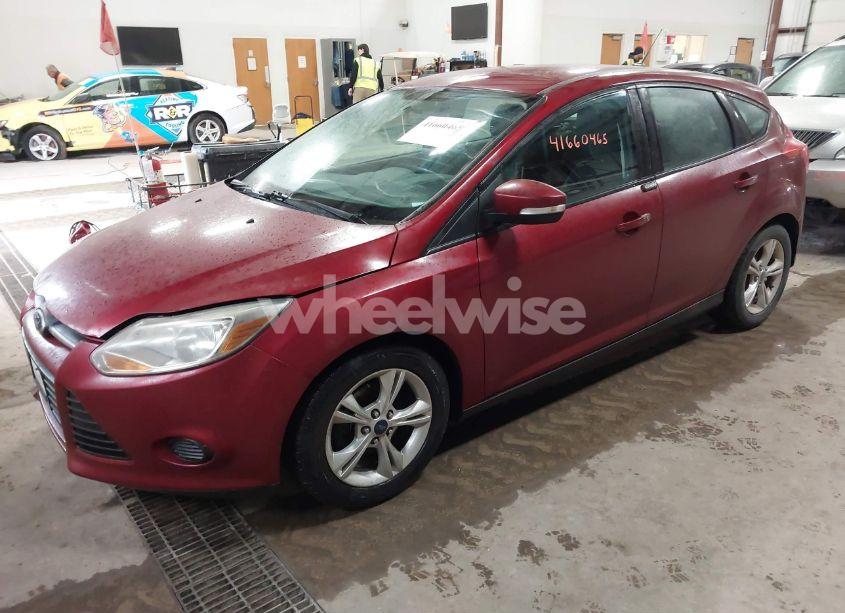 Photo 2 of 2014 Ford Focus SE (VIN 1FADP3K28EL369987)