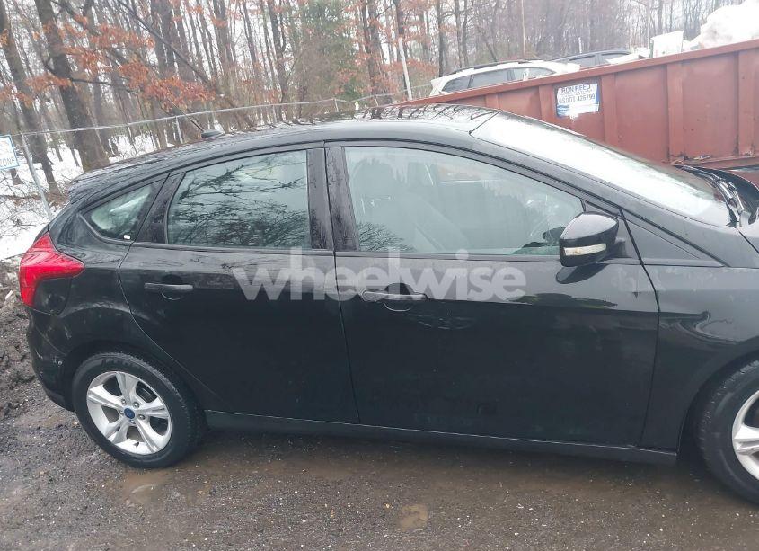 Photo 13 of 2014 Ford Focus SE (VIN 1FADP3K28EL370489)