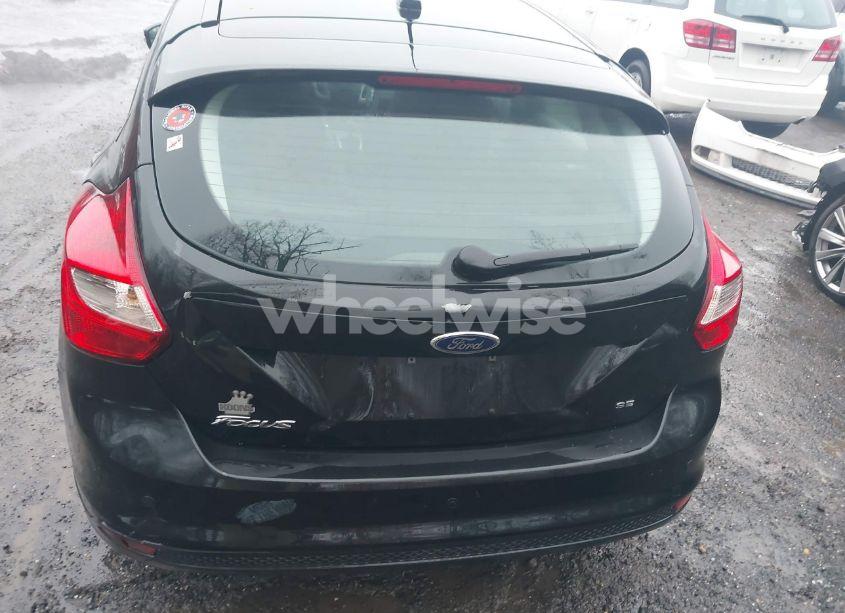 Photo 16 of 2014 Ford Focus SE (VIN 1FADP3K28EL370489)