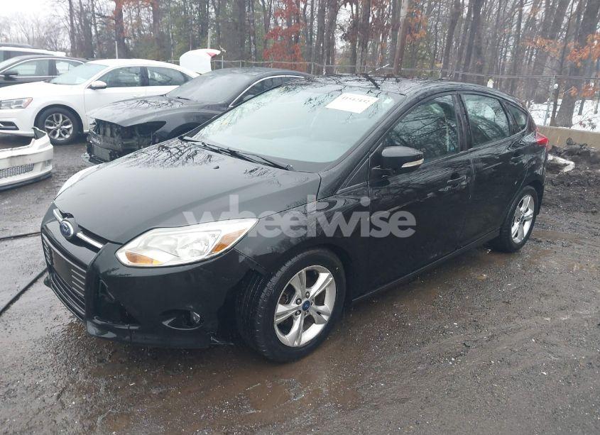 Photo 2 of 2014 Ford Focus SE (VIN 1FADP3K28EL370489)