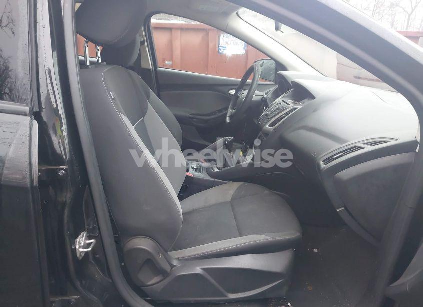 Photo 5 of 2014 Ford Focus SE (VIN 1FADP3K28EL370489)