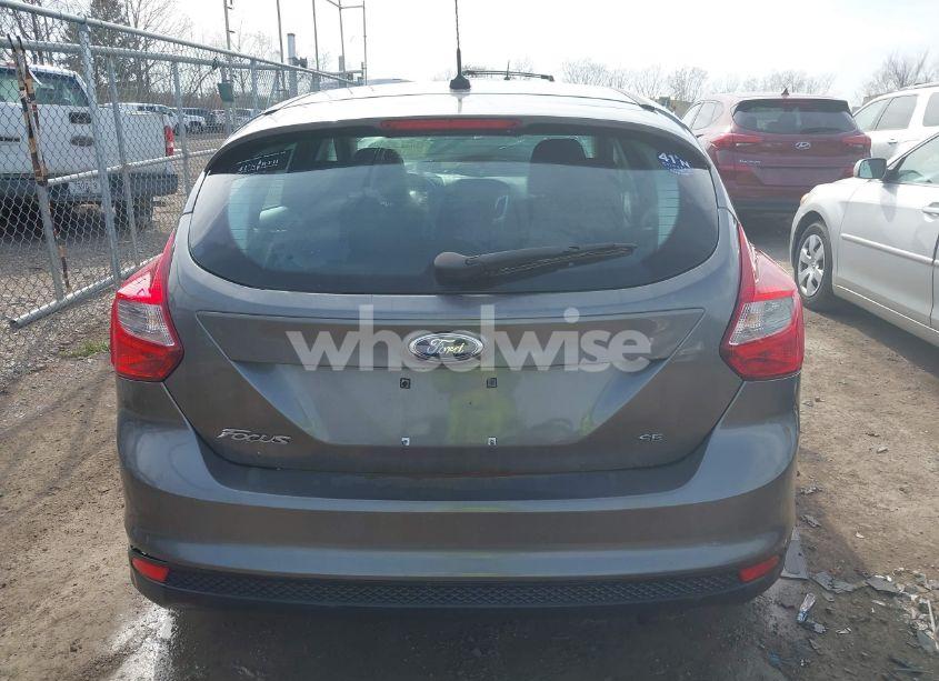Photo 17 of 2014 Ford Focus SE (VIN 1FADP3K28EL377362)