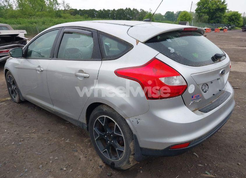 Photo 3 of 2014 Ford Focus SE (VIN 1FADP3K28EL404592)