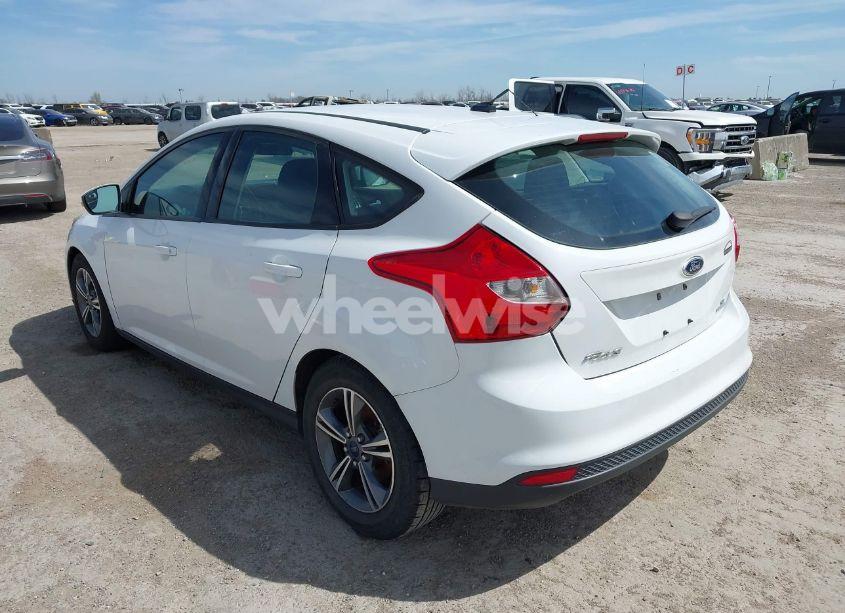 Photo 3 of 2014 Ford Focus SE (VIN 1FADP3K28EL406603)