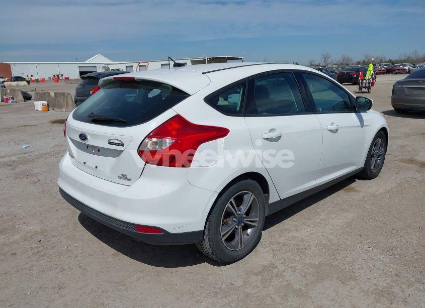 Photo 4 of 2014 Ford Focus SE (VIN 1FADP3K28EL406603)