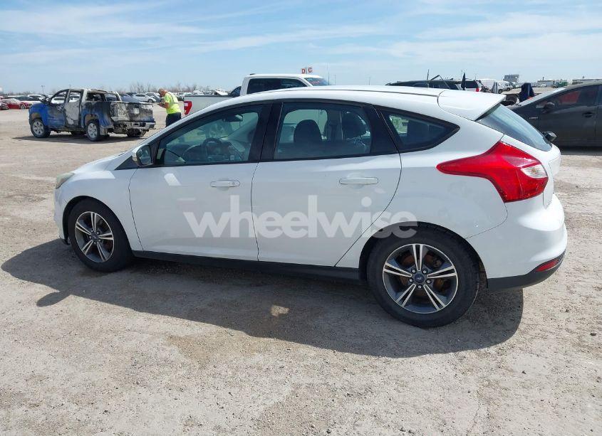 Photo 6 of 2014 Ford Focus SE (VIN 1FADP3K28EL406603)