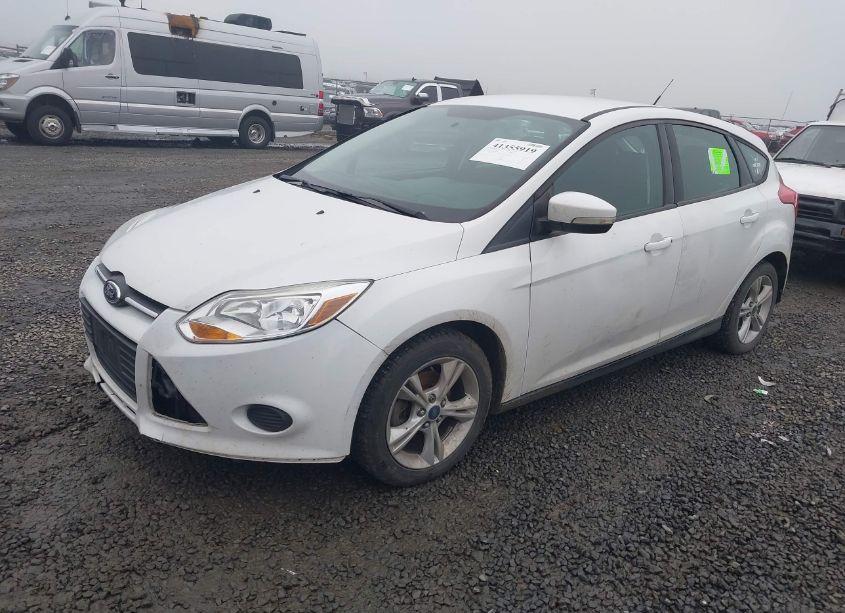 Photo 2 of 2014 Ford Focus SE (VIN 1FADP3K28EL408240)