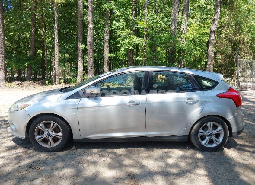 Photo 14 of 2014 Ford Focus SE (VIN 1FADP3K28EL409033)