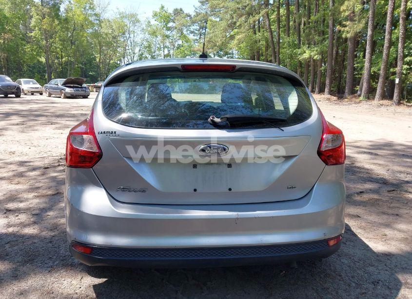 Photo 16 of 2014 Ford Focus SE (VIN 1FADP3K28EL409033)