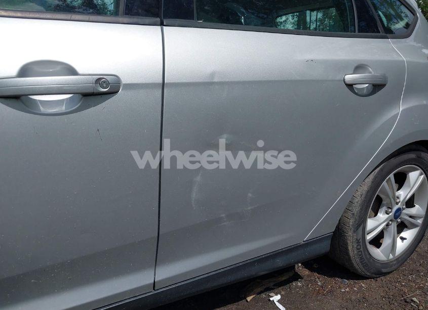 Photo 18 of 2014 Ford Focus SE (VIN 1FADP3K28EL409033)