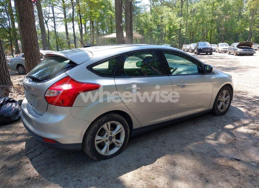 Photo 4 of 2014 Ford Focus SE (VIN 1FADP3K28EL409033)