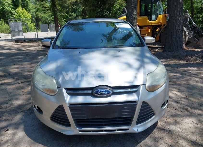 Photo 6 of 2014 Ford Focus SE (VIN 1FADP3K28EL409033)
