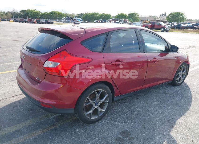 Photo 4 of 2014 Ford Focus SE (VIN 1FADP3K28EL410280)