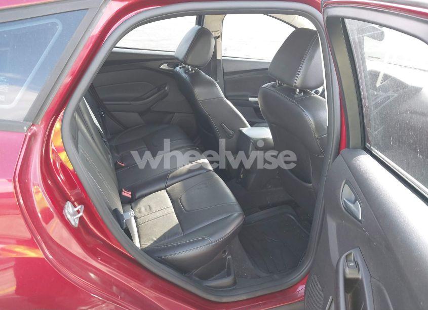 Photo 8 of 2014 Ford Focus SE (VIN 1FADP3K28EL410280)