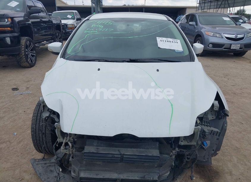 Photo 13 of 2014 Ford Focus SE (VIN 1FADP3K28EL412787)