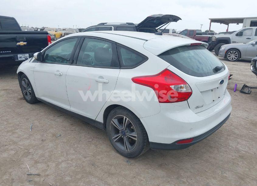 Photo 3 of 2014 Ford Focus SE (VIN 1FADP3K28EL412787)