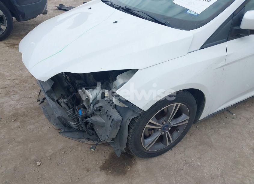 Photo 6 of 2014 Ford Focus SE (VIN 1FADP3K28EL412787)