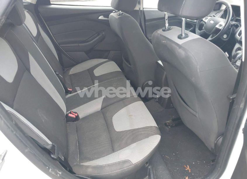 Photo 8 of 2014 Ford Focus SE (VIN 1FADP3K28EL412787)