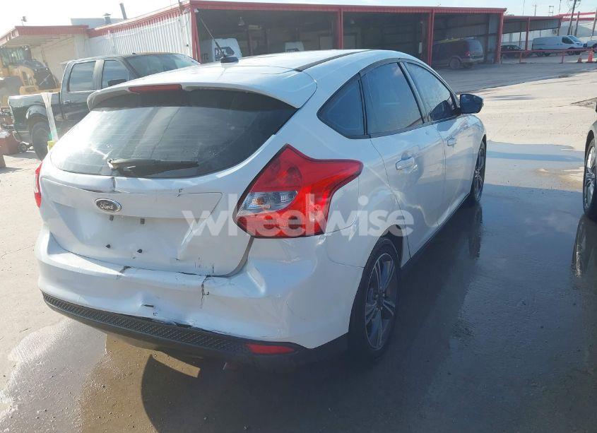 Photo 4 of 2014 Ford Focus SE (VIN 1FADP3K28EL422431)