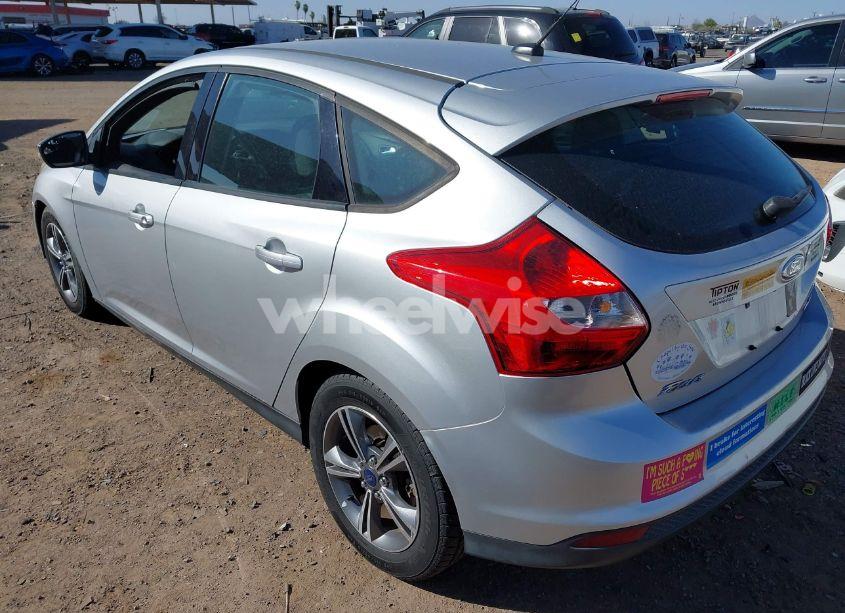 Photo 3 of 2014 Ford Focus SE (VIN 1FADP3K28EL460287)