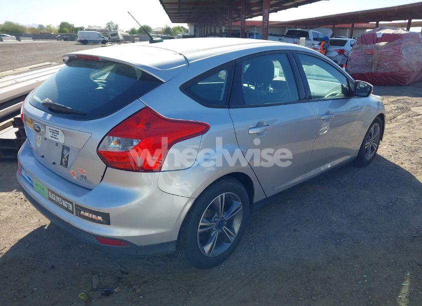 Photo 4 of 2014 Ford Focus SE (VIN 1FADP3K28EL460287)