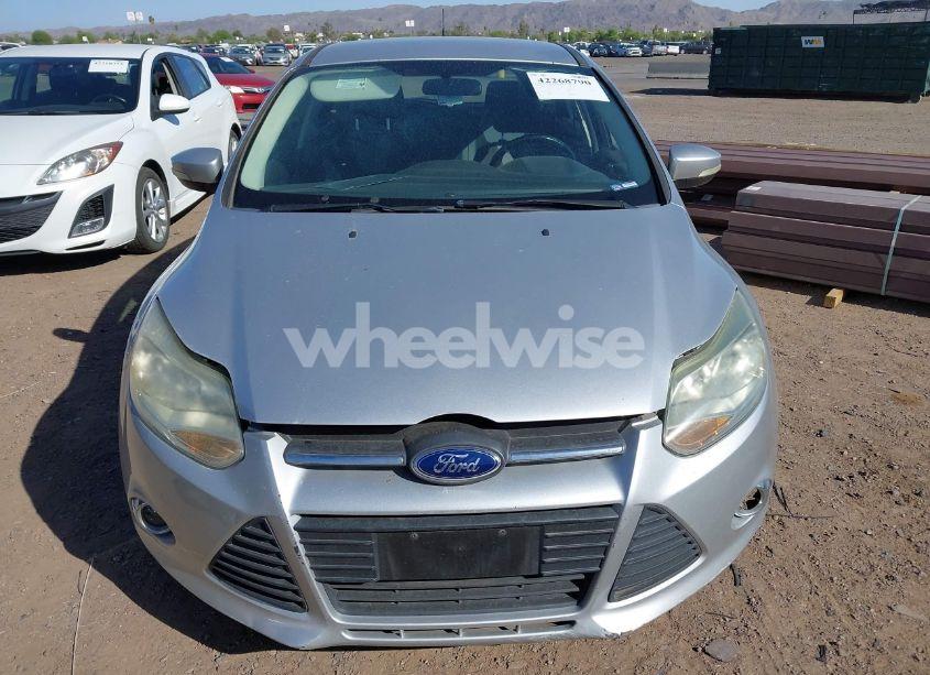 Photo 6 of 2014 Ford Focus SE (VIN 1FADP3K28EL460287)