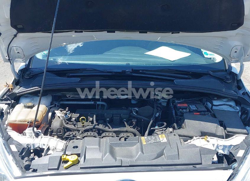 Photo 10 of 2015 Ford Focus SE (VIN 1FADP3K28FL223574)