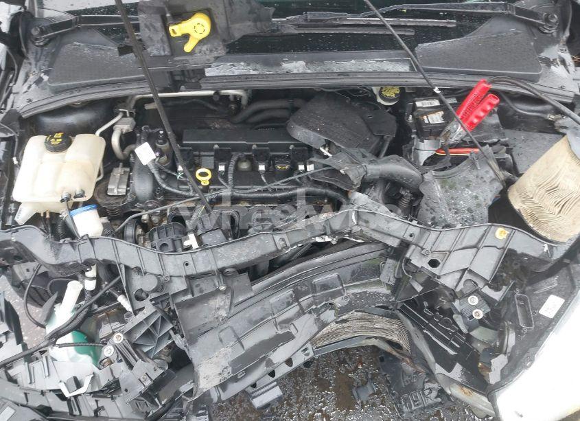 Photo 10 of 2015 Ford Focus SE (VIN 1FADP3K28FL242545)