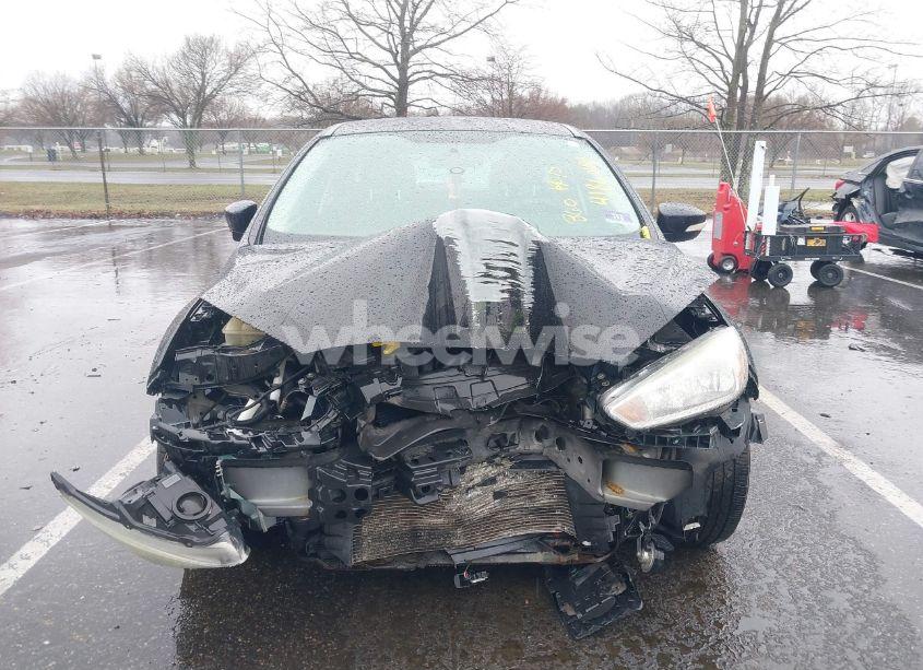 Photo 12 of 2015 Ford Focus SE (VIN 1FADP3K28FL242545)