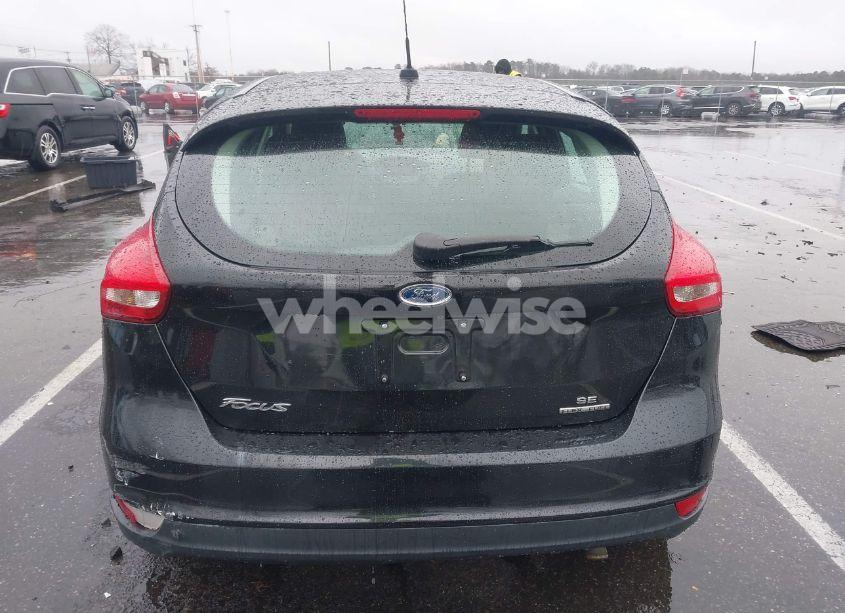 Photo 16 of 2015 Ford Focus SE (VIN 1FADP3K28FL242545)