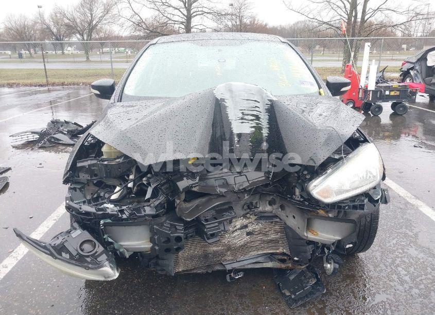 Photo 6 of 2015 Ford Focus SE (VIN 1FADP3K28FL242545)