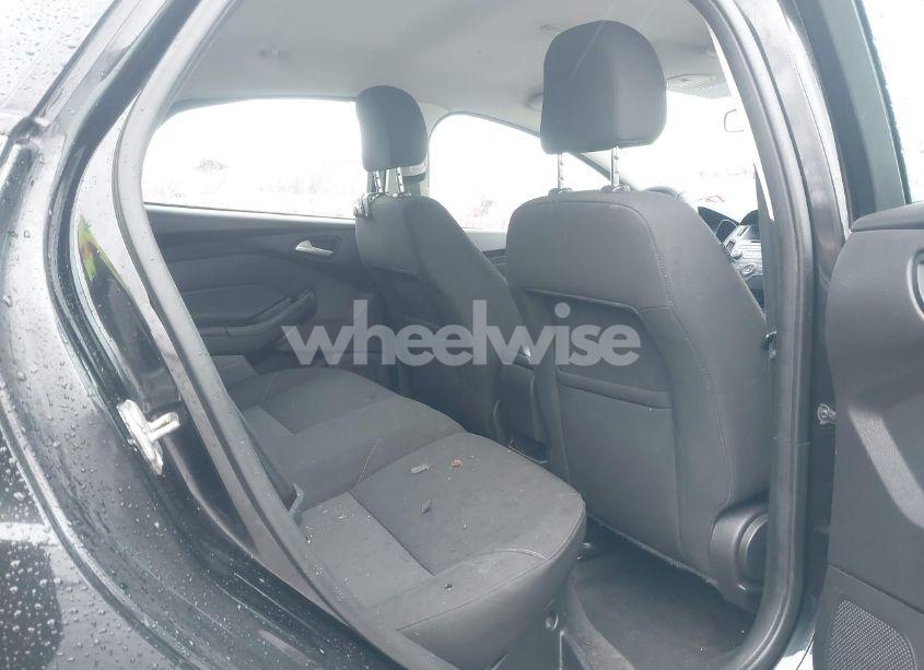 Photo 8 of 2015 Ford Focus SE (VIN 1FADP3K28FL242545)