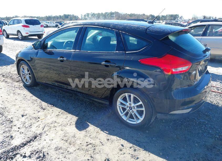 Photo 3 of 2015 Ford Focus SE (VIN 1FADP3K28FL264853)