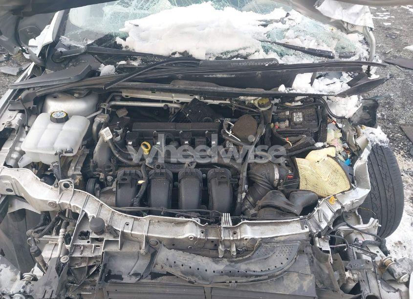 Photo 10 of 2015 Ford Focus SE (VIN 1FADP3K28FL270670)