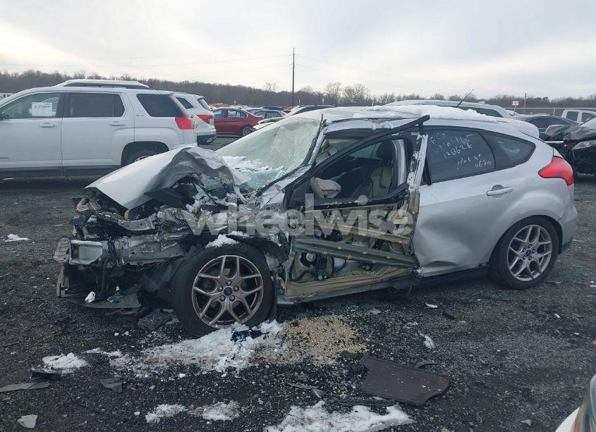 Photo 15 of 2015 Ford Focus SE (VIN 1FADP3K28FL270670)