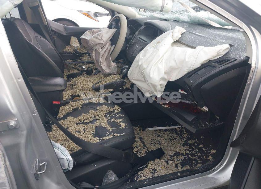 Photo 5 of 2015 Ford Focus SE (VIN 1FADP3K28FL270670)