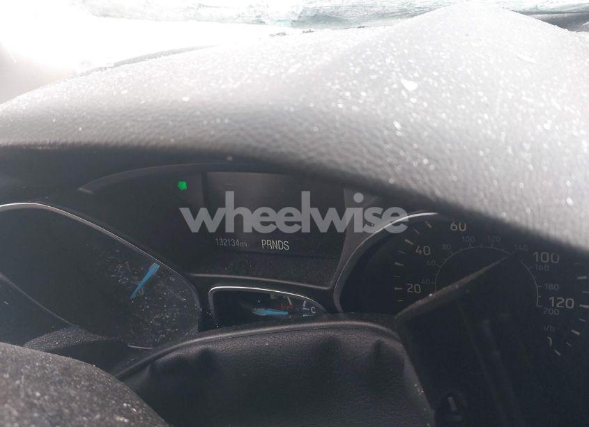 Photo 7 of 2015 Ford Focus SE (VIN 1FADP3K28FL270670)